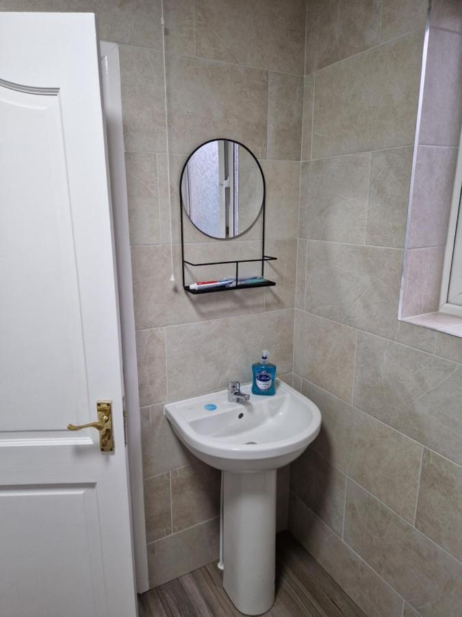 Birtley'S Diamond 3 Bed Apt, Sleeps 6 Guests Birtley  Экстерьер фото
